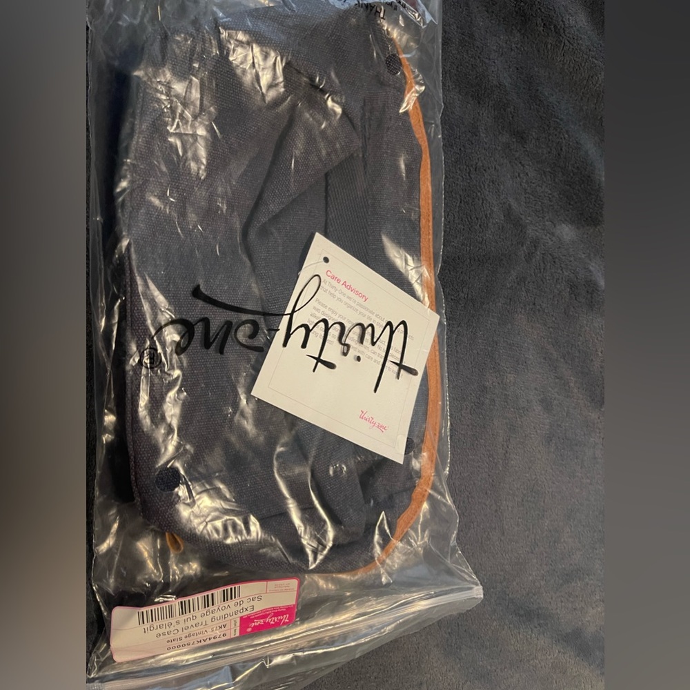 Thirty-one expanding case